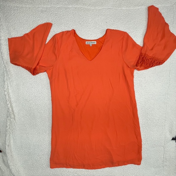 Women’s XL Almost Famous Orange Bell Sleeve Top - Picture 1 of 15